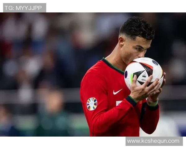 足球明星的善良之心与温暖行动谱写的感人故事